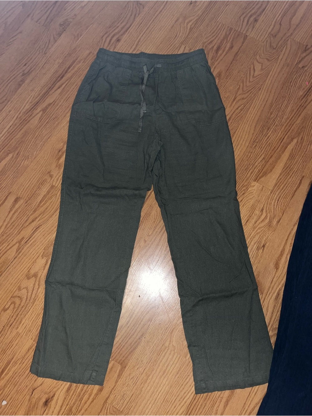 Women’s Olive Drawstring Chinos with Relaxed Leg